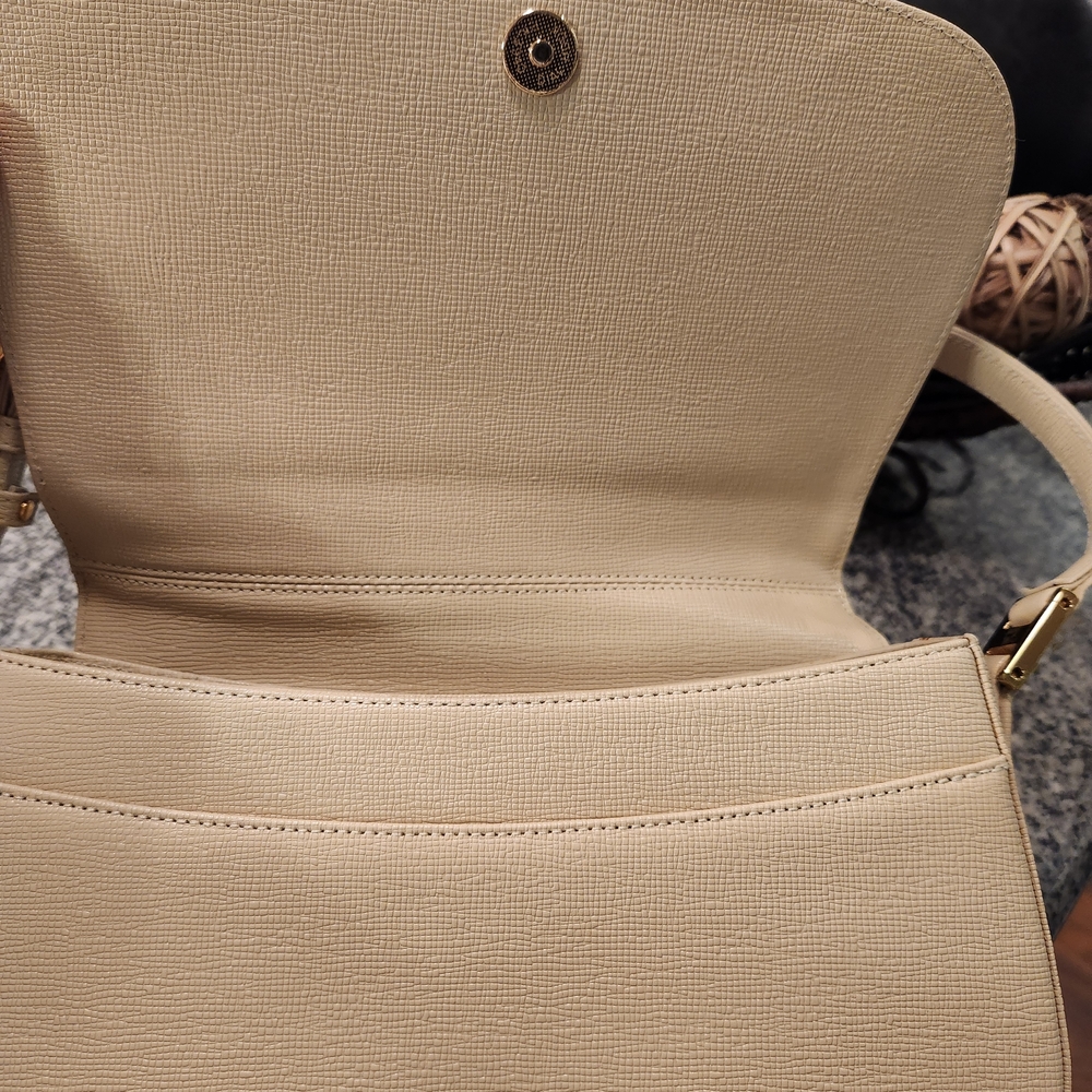 MCM Cream Shoulder Bag/Saddle Bag with Gold Accents - Picture 10 of 13